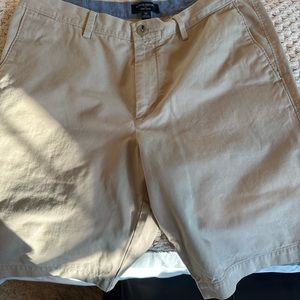 Banana Republic Aiden shorts size 34 - 9 inch inseam